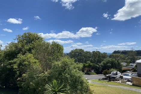 Photo of property in 13 Holiday Road, Stanmore Bay, Whangaparaoa, 0932