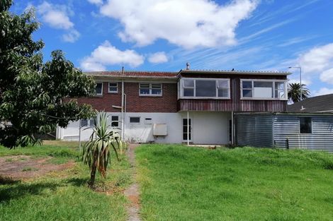 Photo of property in 187 Te Atatu Road, Te Atatu South, Auckland, 0610