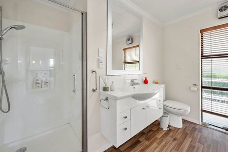 Photo of property in 25 Boundary Road, Waipahihi, Taupo, 3330