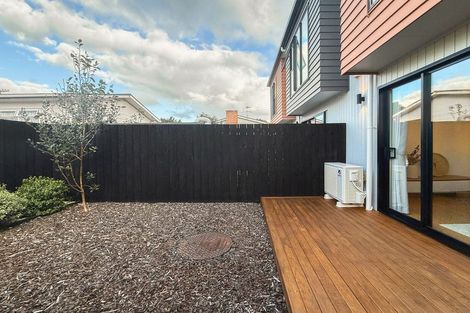 Photo of property in 5/17 Rewarewa Road, Te Atatu Peninsula, Auckland, 0610