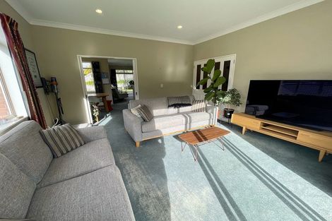 Photo of property in 35 Erlestoke Crescent, Churton Park, Wellington, 6037