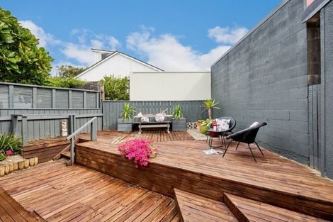 Photo of property in 1 Ferry Street, Seatoun, Wellington, 6022