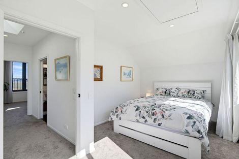 Photo of property in 10 Winchester Street, Lyttelton, 8082