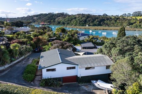 Photo of property in 10a Stillwater Crescent, Stillwater, Silverdale, 0993