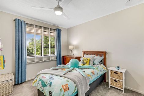 Photo of property in 5 Solway Place, Papakowhai, Porirua, 5024