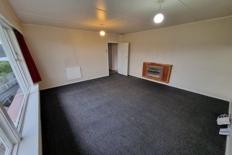 Photo of property in 12 Huntingdon Street, Northland, Wellington, 6012