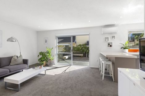Photo of property in 5a Duke Street, Mount Victoria, Wellington, 6011