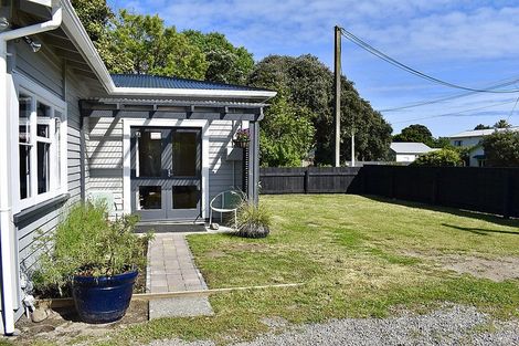 Photo of property in 27 Toi Street, Otaki Beach, Otaki, 5512