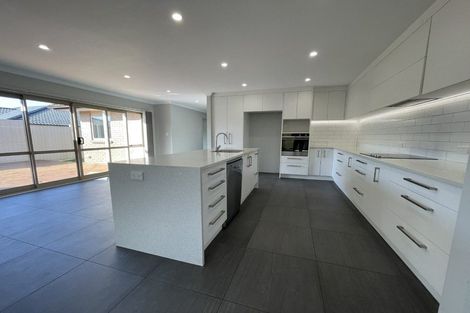 Photo of property in 35 Riverglade Parkway, Te Atatu South, Auckland, 0610