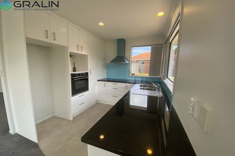 Photo of property in 63a Lynwood Road, New Lynn, Auckland, 0600