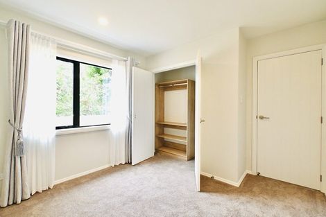 Photo of property in 80 Reeves Road, Pakuranga Heights, Auckland, 2010