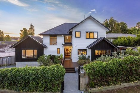 Photo of property in 29a Arrow Road, Forrest Hill, Auckland, 0620