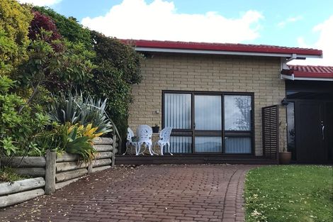 Photo of property in 14 Dunolly Place, Pukekohe, 2120