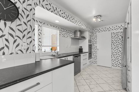 Photo of property in 11 Oleander Lane, Mount Maunganui, 3116