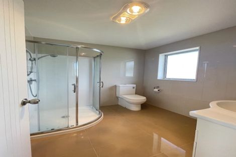 Photo of property in 72 Prince Regent Drive, Half Moon Bay, Auckland, 2012