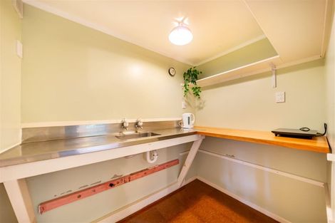 Photo of property in 63 Wyndham Road, Pinehaven, Upper Hutt, 5019