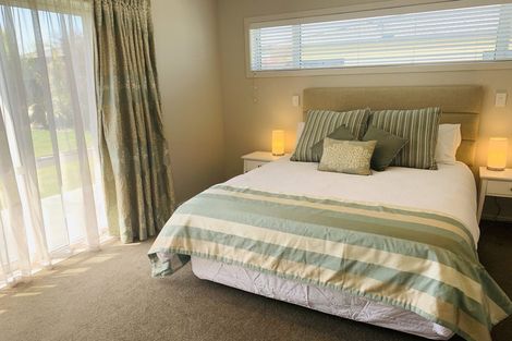 Photo of property in 8 Orotu Drive, Poraiti, Napier, 4112