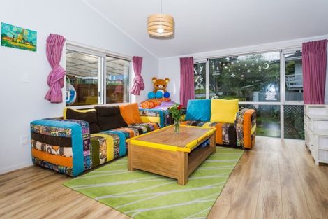 Photo of property in 71 Ravenwood Drive, Forrest Hill, Auckland, 0620