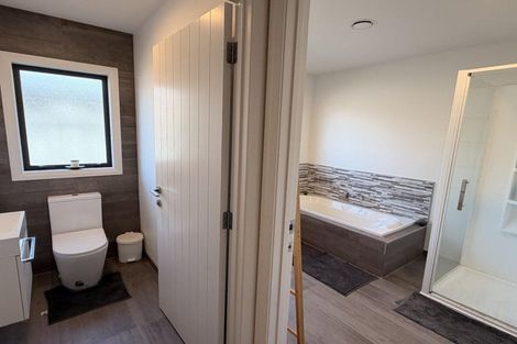 Photo of property in 34 Atlantic Drive, Fitzherbert, Palmerston North, 4410