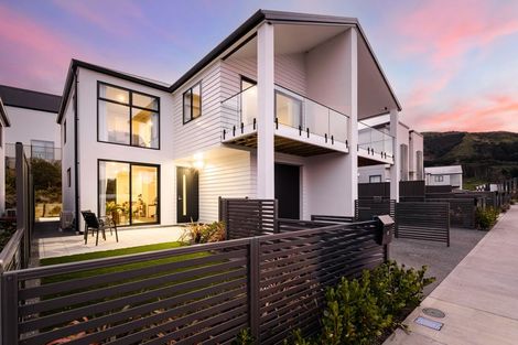 Photo of property in 5 Koreke Close, Kenepuru, Porirua, 5022