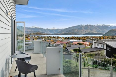 Photo of property in 12 Bovett Place, Wanaka, 9305