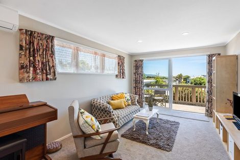 Photo of property in 16 Webber Street, Paraparaumu Beach, Paraparaumu, 5032