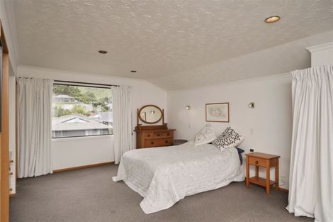 Photo of property in 34 Laing Crescent, Heathcote Valley, Christchurch, 8022