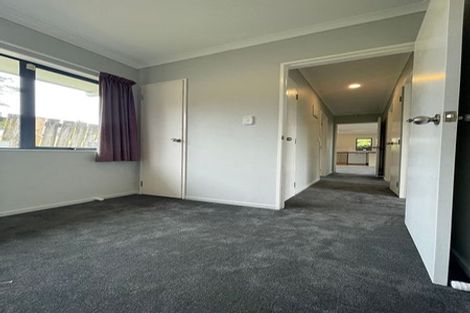 Photo of property in 226 Henderson Valley Road, Henderson, Auckland, 0612