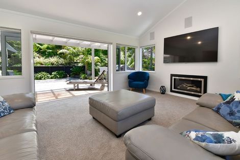 Photo of property in 20 Whale Cove, Stanmore Bay, Whangaparaoa, 0932