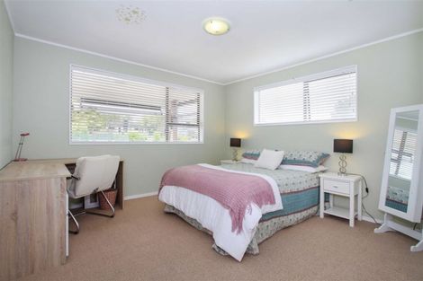 Photo of property in 33 Stella Drive, Clarks Beach, 2122