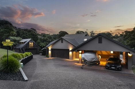 Photo of property in 19 Cochran Road, Oratia, Auckland, 0604