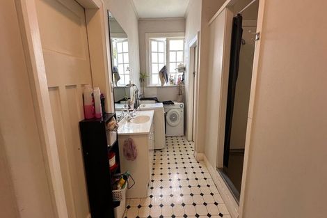 Photo of property in 1/17 Clifton Terrace, Kelburn, Wellington, 6012