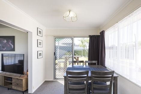 Photo of property in 17 Abraham Crescent, Milson, Palmerston North, 4414