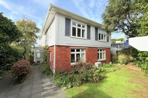 Photo of property in 45a-b Rawhiti Terrace, Kelburn, Wellington, 6012