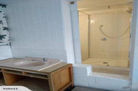 Photo of property in 2/22 Wykeham Place, Glenfield, Auckland, 0629