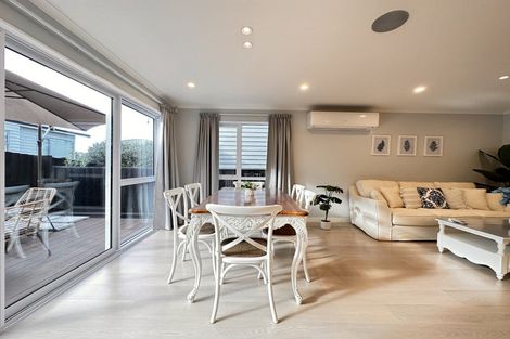 Photo of property in 123b Forrest Hill Road, Forrest Hill, Auckland, 0620