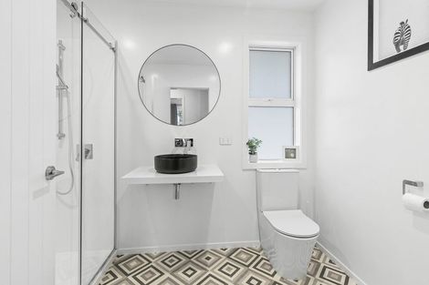 Photo of property in 3 Terrace Road, Titahi Bay, Porirua, 5022