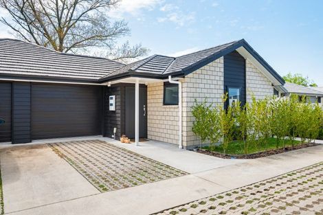 Photo of property in 2/10 Keitha Place, Glenview, Hamilton, 3206