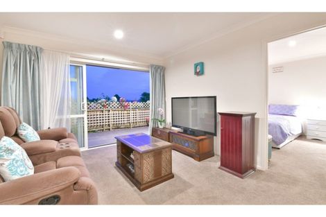 Photo of property in 33 Savoy Road, Orewa, 0931