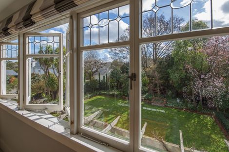 Photo of property in 166 Fendalton Road, Fendalton, Christchurch, 8052