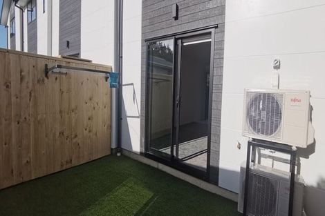 Photo of property in 6/17 Lowtherhurst Road, Massey, Auckland, 0614