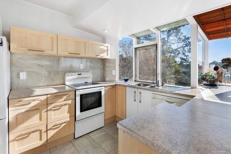 Photo of property in 211 Titirangi Road, Titirangi, Auckland, 0604