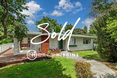 Photo of property in 35 Martin Crescent, Northcote, Auckland, 0627