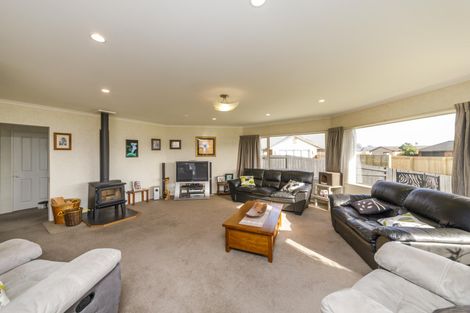 Photo of property in 44 Peter Hall Drive, Kelvin Grove, Palmerston North, 4414