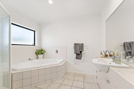 Photo of property in 13 Sunset Drive, Pukekohe, 2120