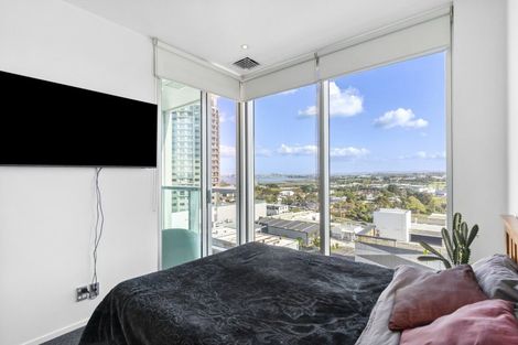 Photo of property in Sentinel Apartments, 905/3 Northcroft Street, Takapuna, Auckland, 0622