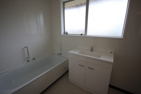 Photo of property in 1a Panako Place, Awapuni, Palmerston North, 4412