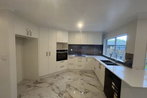 Photo of property in 3a Christina Avenue, Te Atatu South, Auckland, 0602