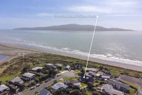 Photo of property in 11 Waiheke Street, Waikanae Beach, Waikanae, 5036