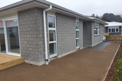 Photo of property in 43b Wainuiomata Road, Wainuiomata, Lower Hutt, 5014